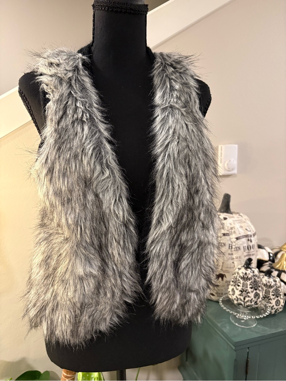 Ariat Silver-Gray Faux Fur Vest